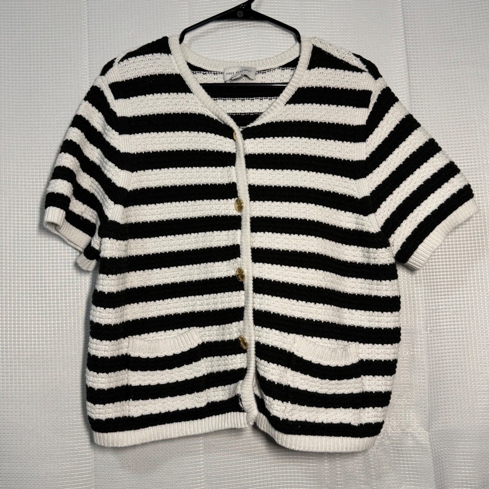 Free Assembly Short Sleeve Cardigan 2XL Black White Striped Gold Button Sweater